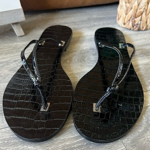 Lauren Ralph Lauren Black Croc-Embossed Flip Flops with Metal Logo Plates Size 8 - Picture 4 of 9